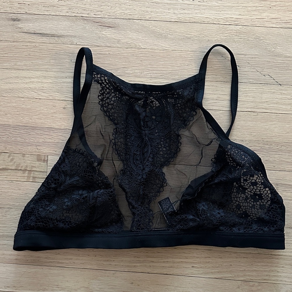 Victoria’s Secret Lace Black Bralette - Large